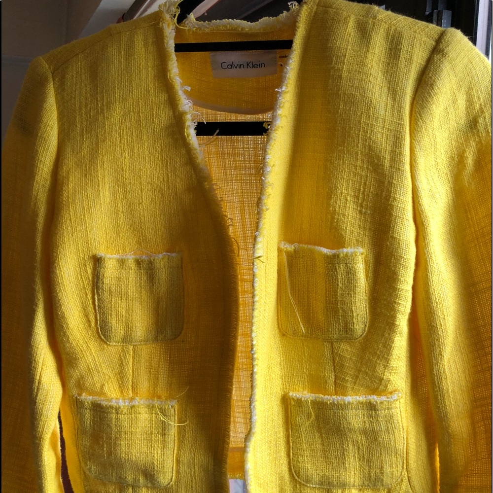 Calvin Klein yellow light tweed jacket. Size 4